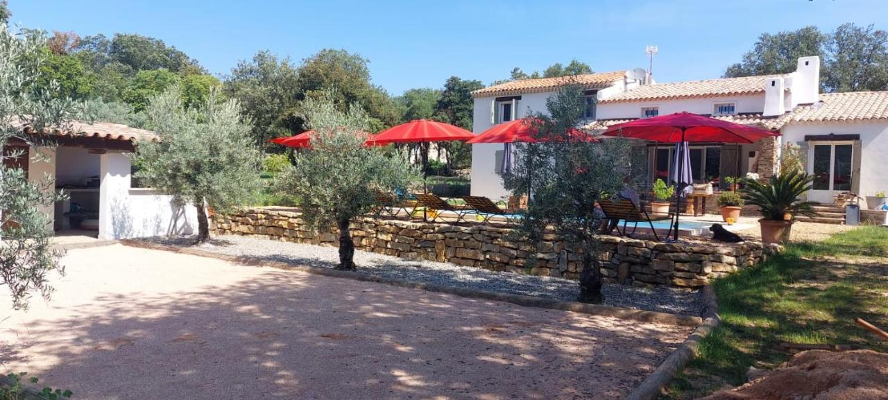 Location A La Semaine Néoules Exterior foto